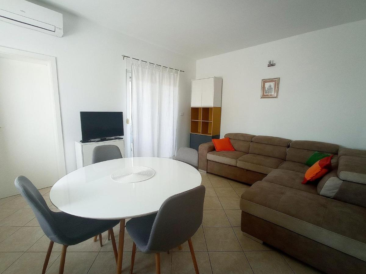 Apartments With A Parking Space Bilo, Primosten - 12868 Ngoại thất bức ảnh